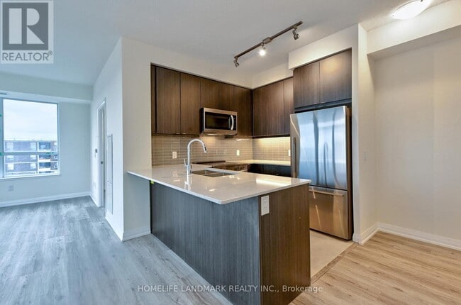 Photo du bâtiment - 3270 Sheppard Ave E