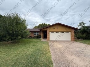 Building Photo - 1800 Courtland Cir