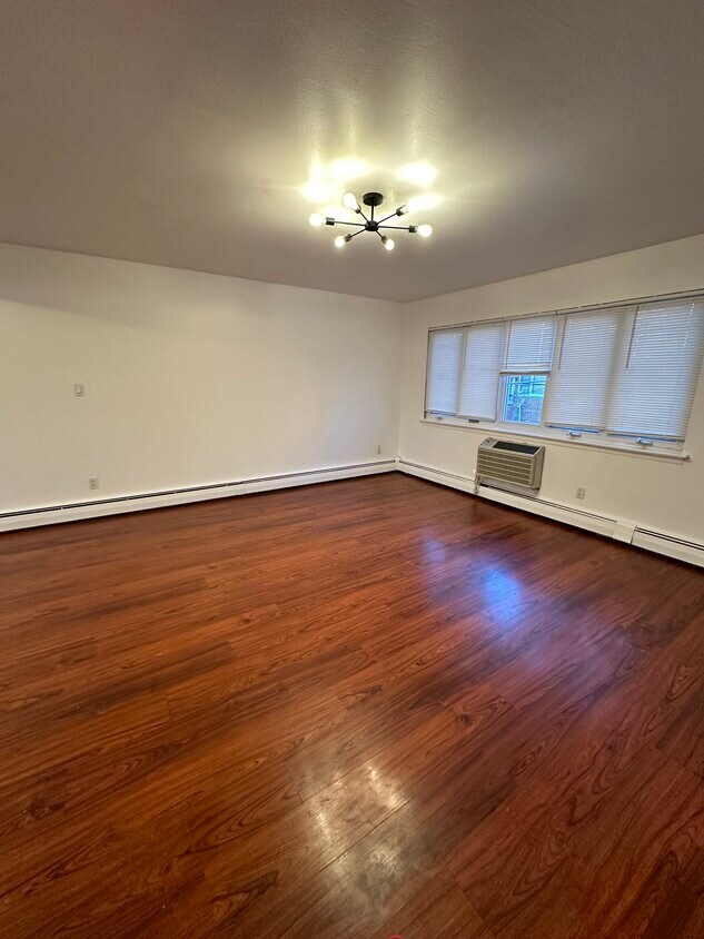 Living Room/Dining - 6744 75th St