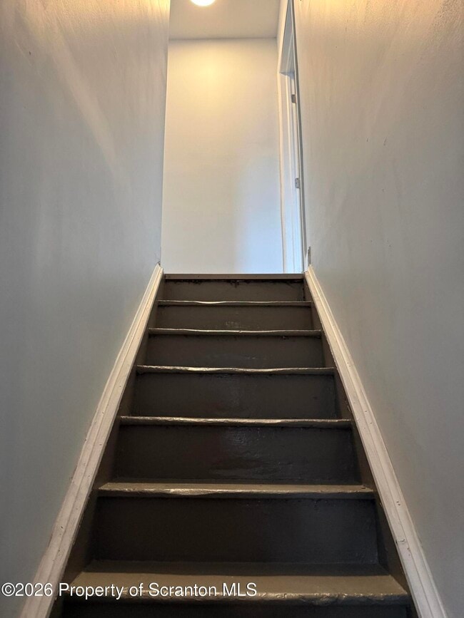 Building Photo - 1319 Capouse Ave