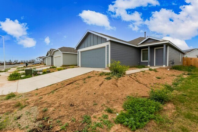 Foto del edificio - 611 Whoopers Lp