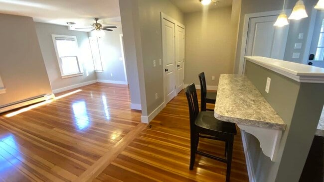 Building Photo - 6 Church Ave