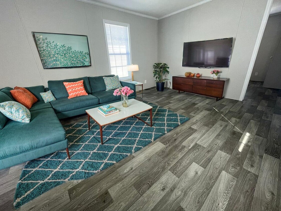 Foto principal - 15836 Croatia Dr