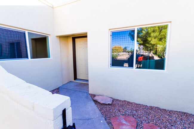 Entrada de la casa - 1448 E Carmelita Dr