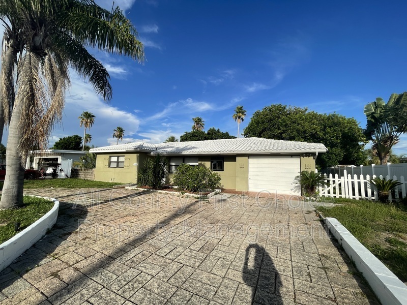 2893 W Vina Del Mar Blvd, St. Pete Beach, FL 33706 - House Rental in St ...