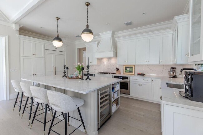 Foto del edificio - 240 Palm Island Ln