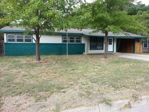 Building Photo - 2113 Haltom Rd