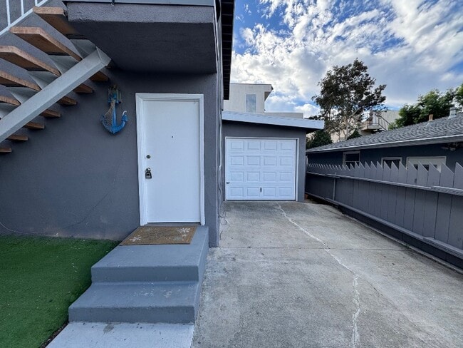 Building Photo - 656 3rd St