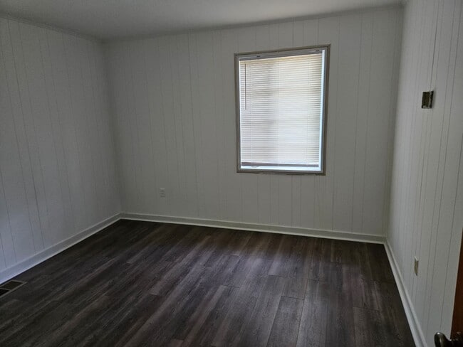 Foto del edificio - 2826 Oak Forest Dr