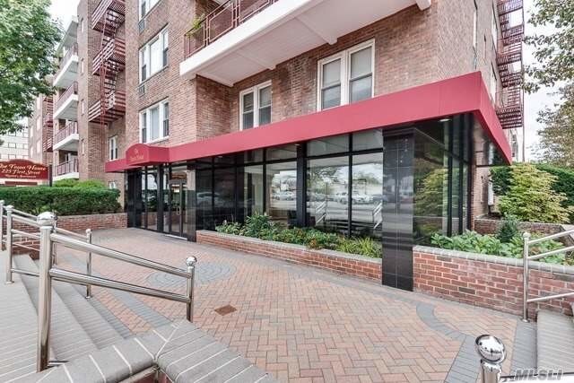 Foto principal - 225 1st St