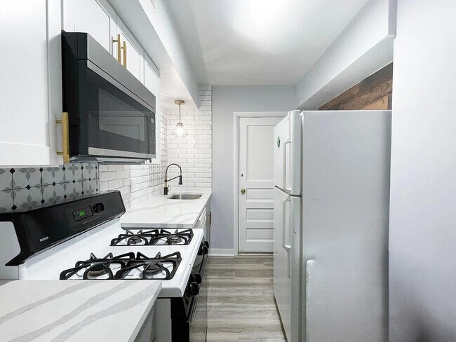 Foto del edificio - 5737 Hobart St