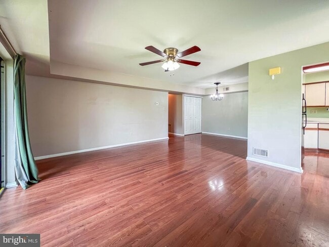 Building Photo - 9015 Hopkins Ct