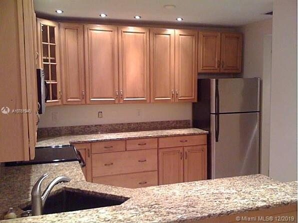 Building Photo - INTRACOASTAL POINT CONDO