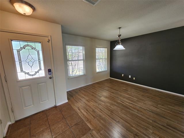 Building Photo - 5709 Valley Stream Way