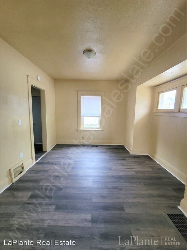 Building Photo - 2 br, 1 bath House - 948 White St.