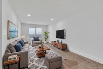 Building Photo - 74 Broadway