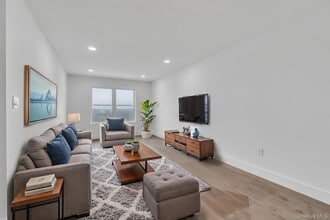 Building Photo - 74 Broadway