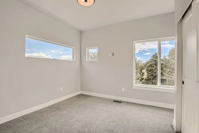 Foto del edificio - Newer Build 2 Bed 2.5 Bath Townhome for Rent!
