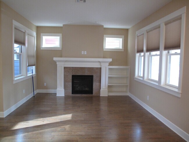 Building Photo - Craftsman home is Sisters!