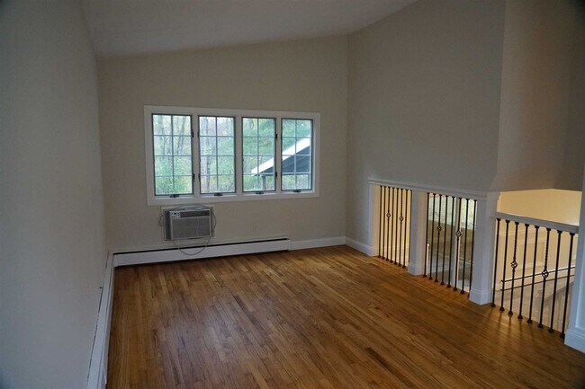 Building Photo - 12 Ronsue Dr