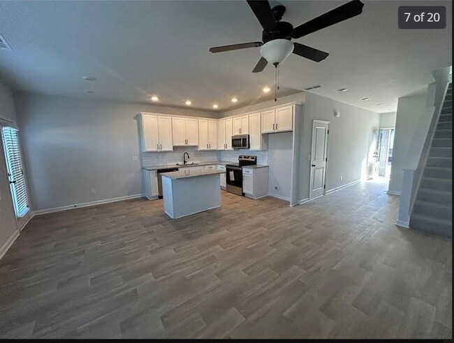 Foto del edificio - 129 Lauren St