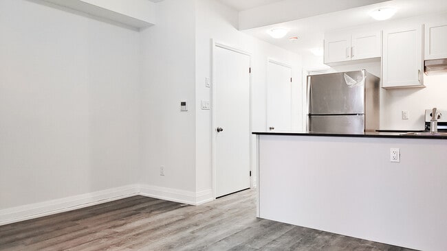 Building Photo - Lower-Level Townhouse Unit For Rent, One Month Free