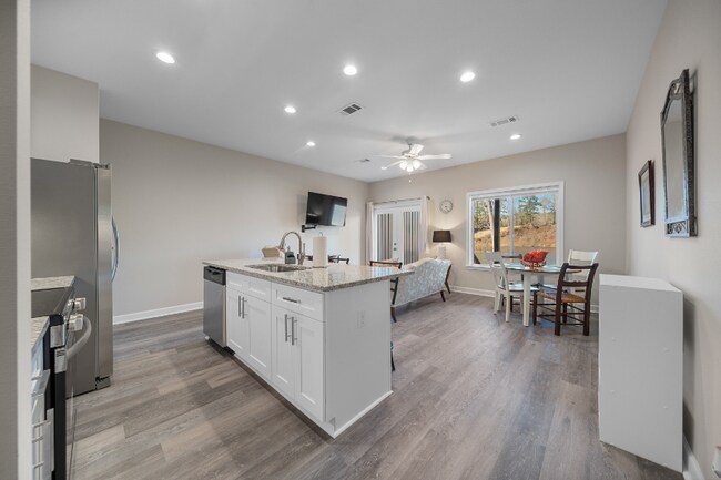 Foto del edificio - 167 Pebble Beach Pl