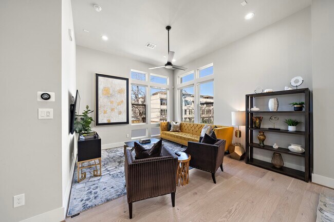 Foto del edificio - 3515 Hutchins St