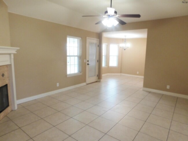 Building Photo - 118 Stonebridge St