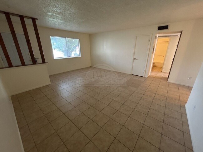 Foto del edificio - 2108 Hunt Dr
