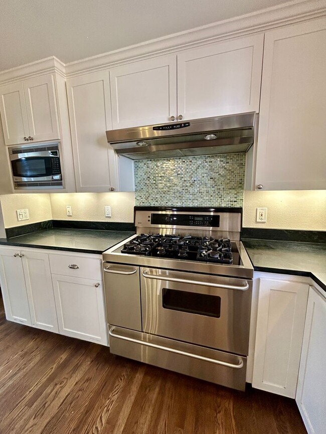 Foto del edificio - Charming Santa Clara Home – Prime Location...