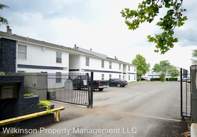 Building Photo - 4500 Cherry Hill Ln