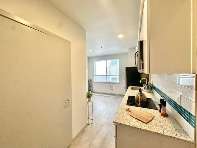 Interior Photo - 3633 Linden Ave N, Seattle, WA 98103