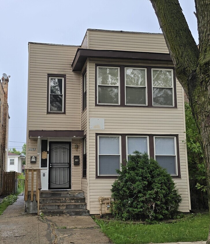 Foto principal - 6517 S Talman Ave