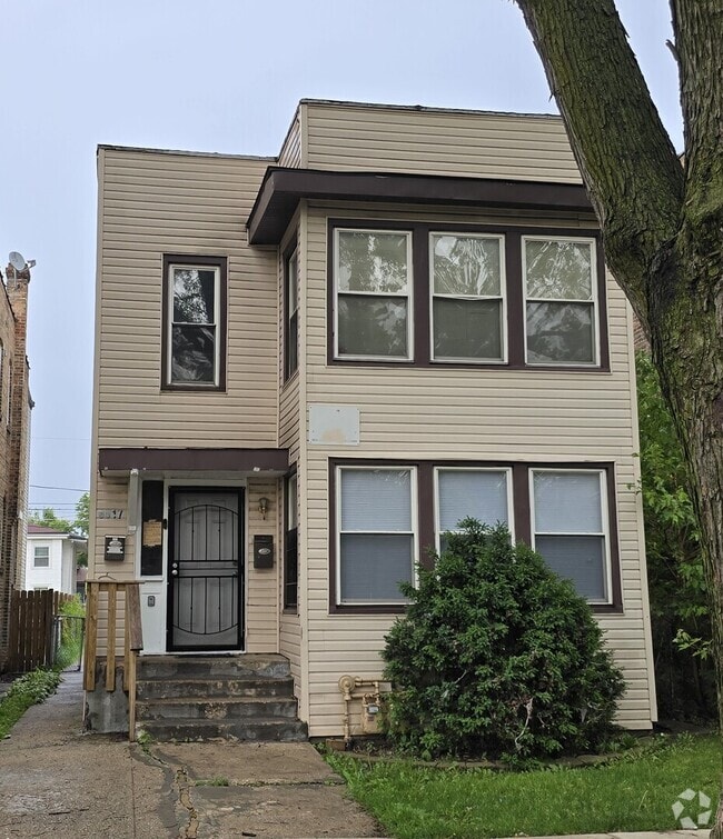 Building Photo - 6517 S Talman Ave