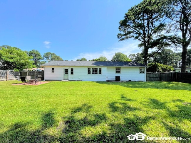 Building Photo - 3308 Hornsea Rd