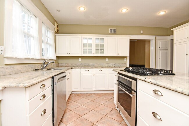 Foto del edificio - 416 Hillcrest St