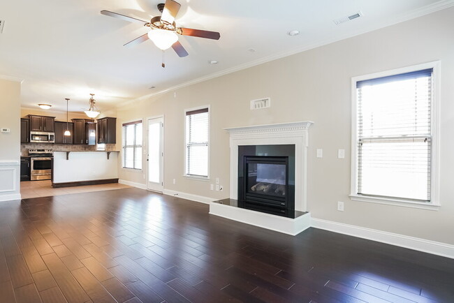 Building Photo - 104 Claymore Dr