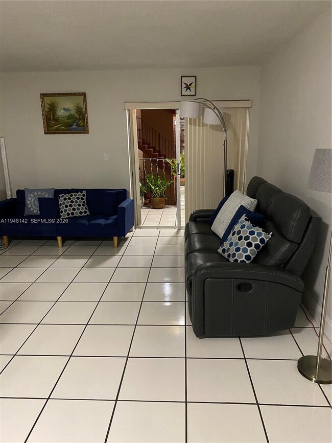 Foto del edificio - 1890 W 56th St