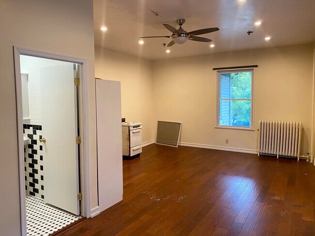 Foto del edificio - 293 E 16th St