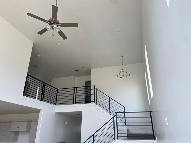 Foto del edificio - 1307 W Quailhill Rd
