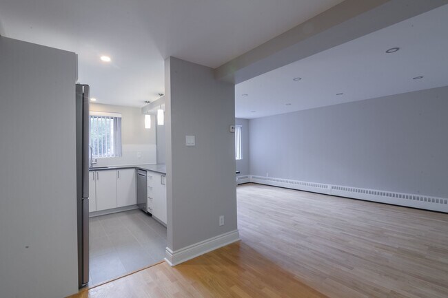 Building Photo - 3421 Rue Drummond