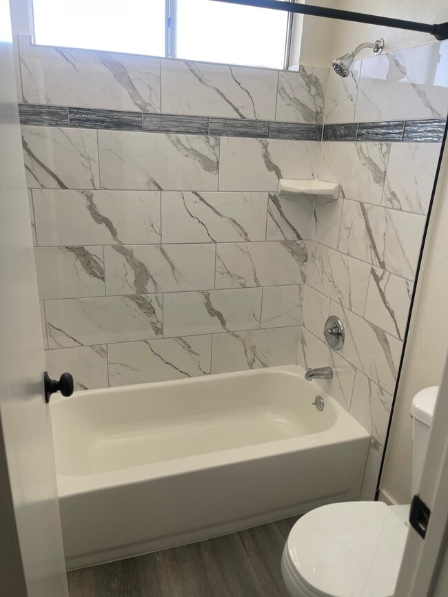 Foto del edificio - 2121 N Verdugo Rd