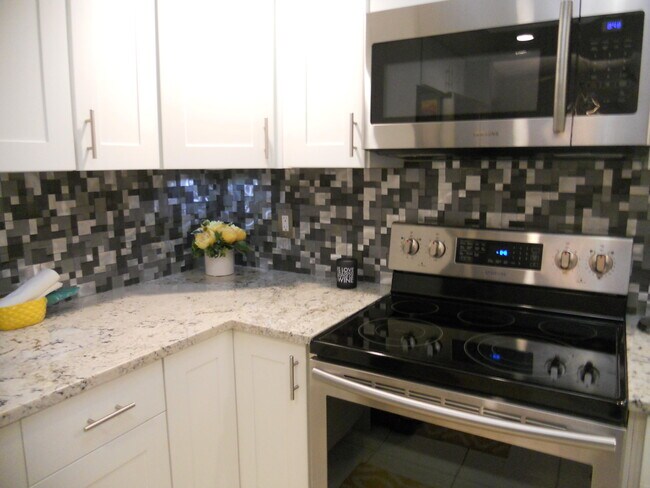 Building Photo - 6544 Chasewood Dr