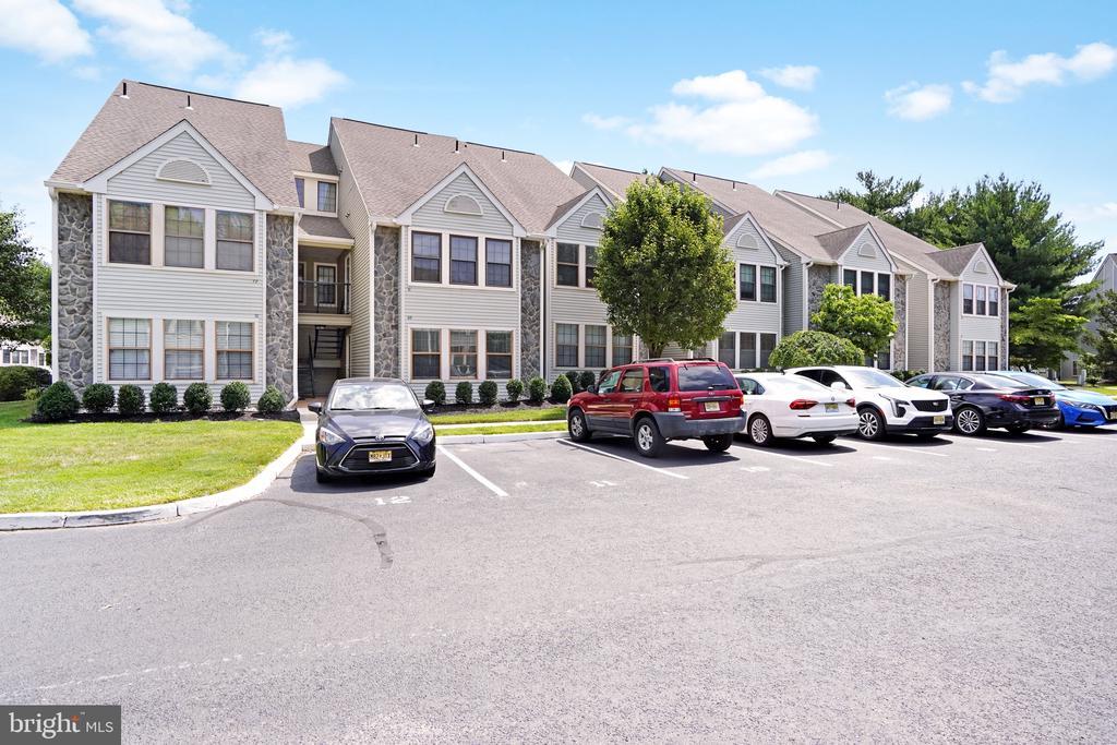 Primary Photo - 69 Bridgewater Dr