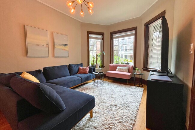 Foto del edificio - 3727 N Lakewood Ave