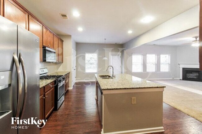 Building Photo - 423 Fredrick Dr