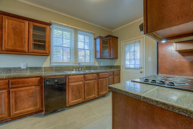 Building Photo - Larger than it looks and all appliances in...