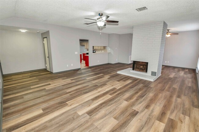 Foto del edificio - 5216 Spring Branch Dr