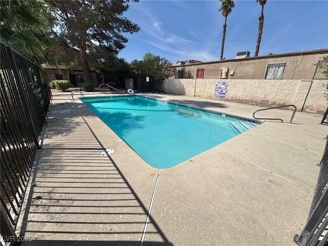 Building Photo - 1480 Tamareno Cir